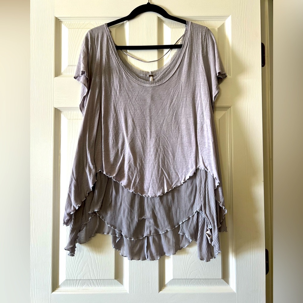 Free people grey short sleeve flowy top blouse scoop neck women’s size large